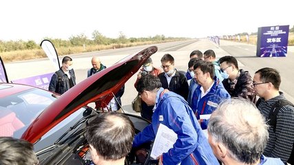 众望所归,汉EV荣膺“中国心”年度十佳新能源汽车动力系统奖项